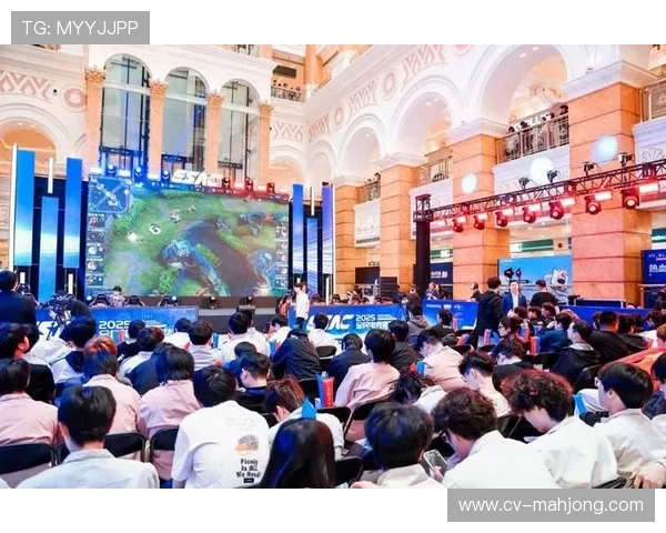 【全球电竞赛事·赛中·报道》现场互动环节观众热情,大屏幕抽奖送出限量外设 【全球电竞赛事·赛中·报道》现场互动环节观众热情,大屏幕抽奖送出限量外设